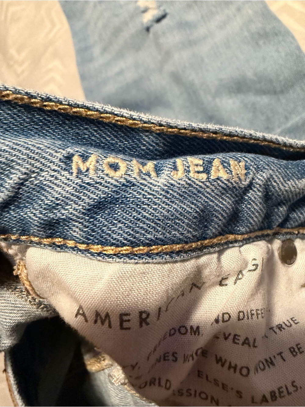 American Eagle Outfitters Light Blue Mom Jeans - Picture 4 of 6